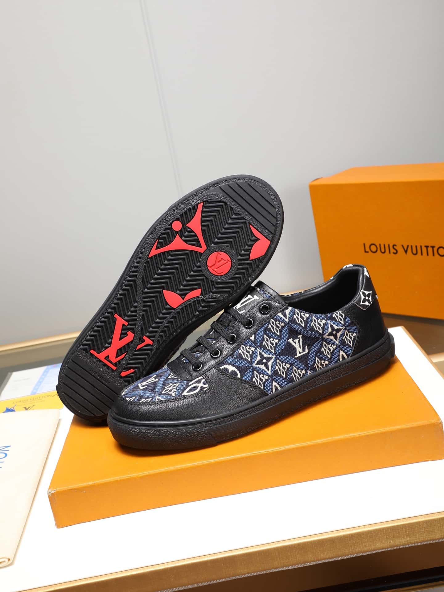 LV トレーナー スニーカー