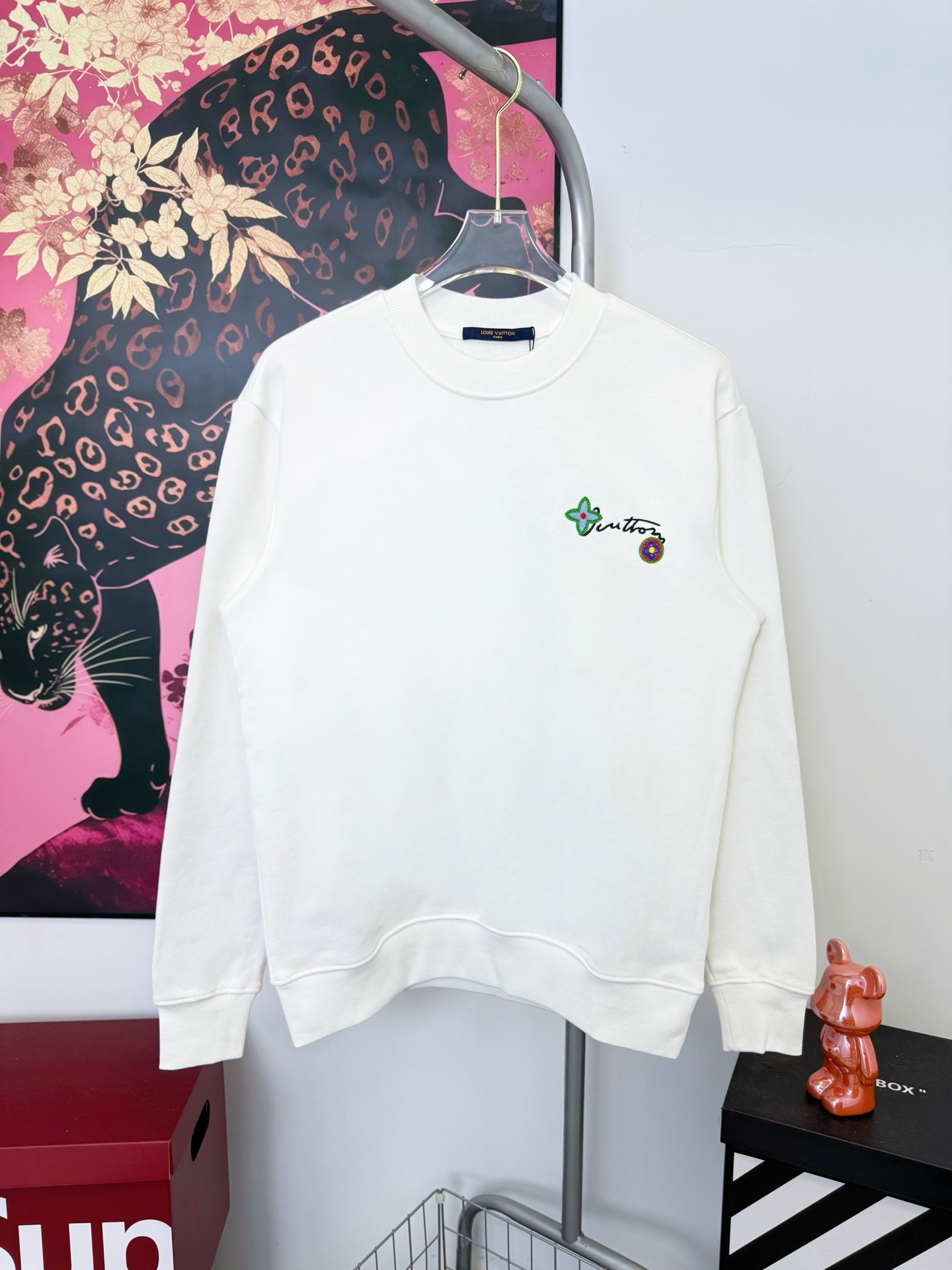 エンブロイダードコットンクルーネック