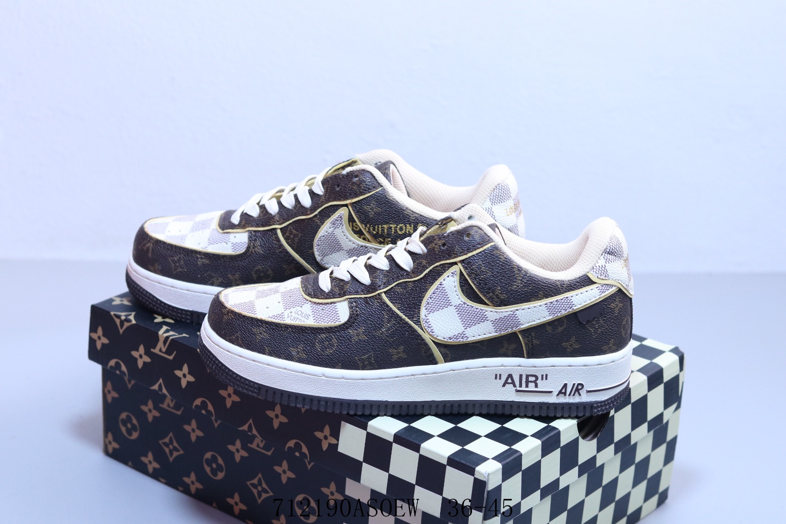 ルイ・ヴィトン ロー ×ナイキ  SB 連名スニーカー