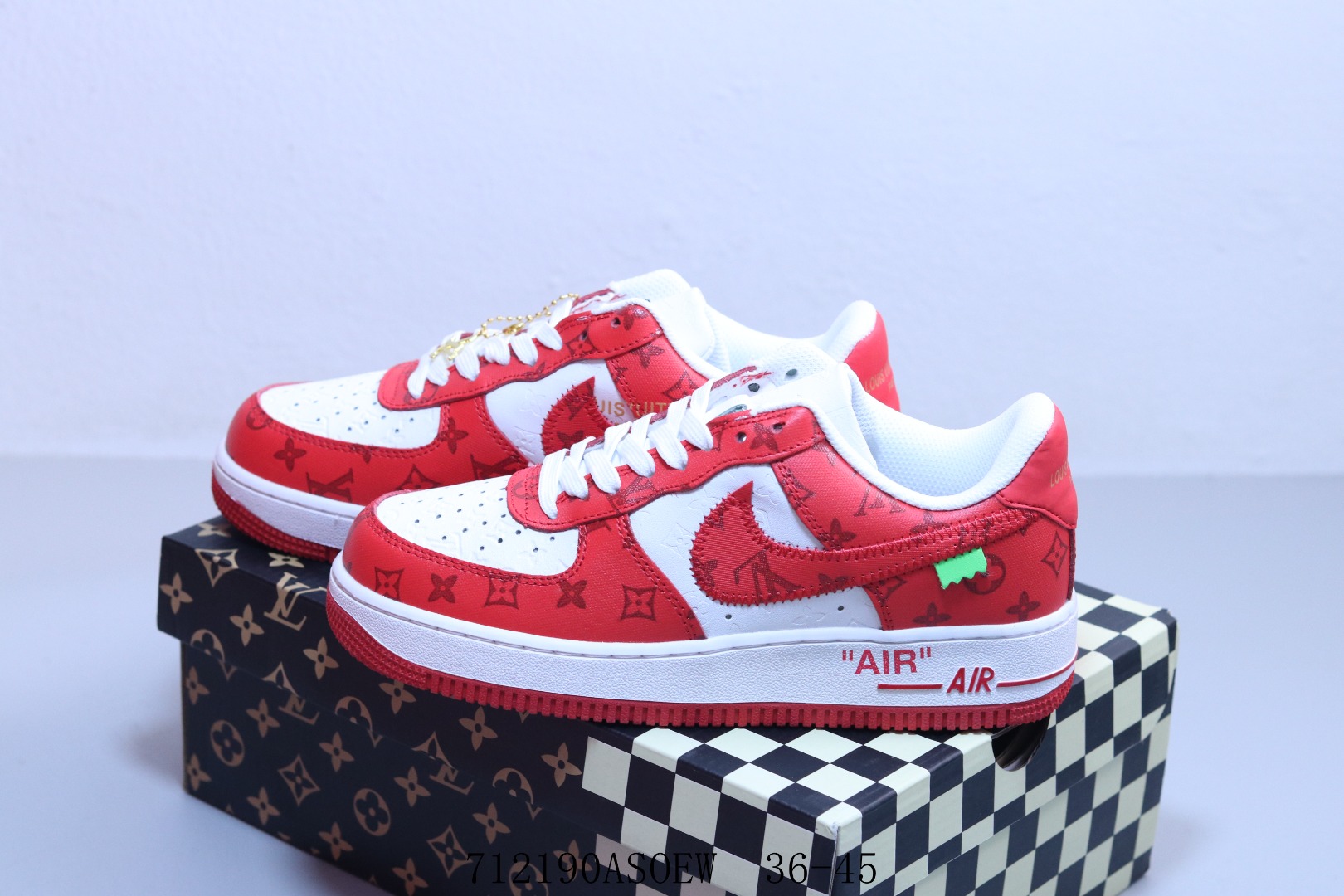 ルイ・ヴィトン ロー ×ナイキ  SB 連名スニーカー