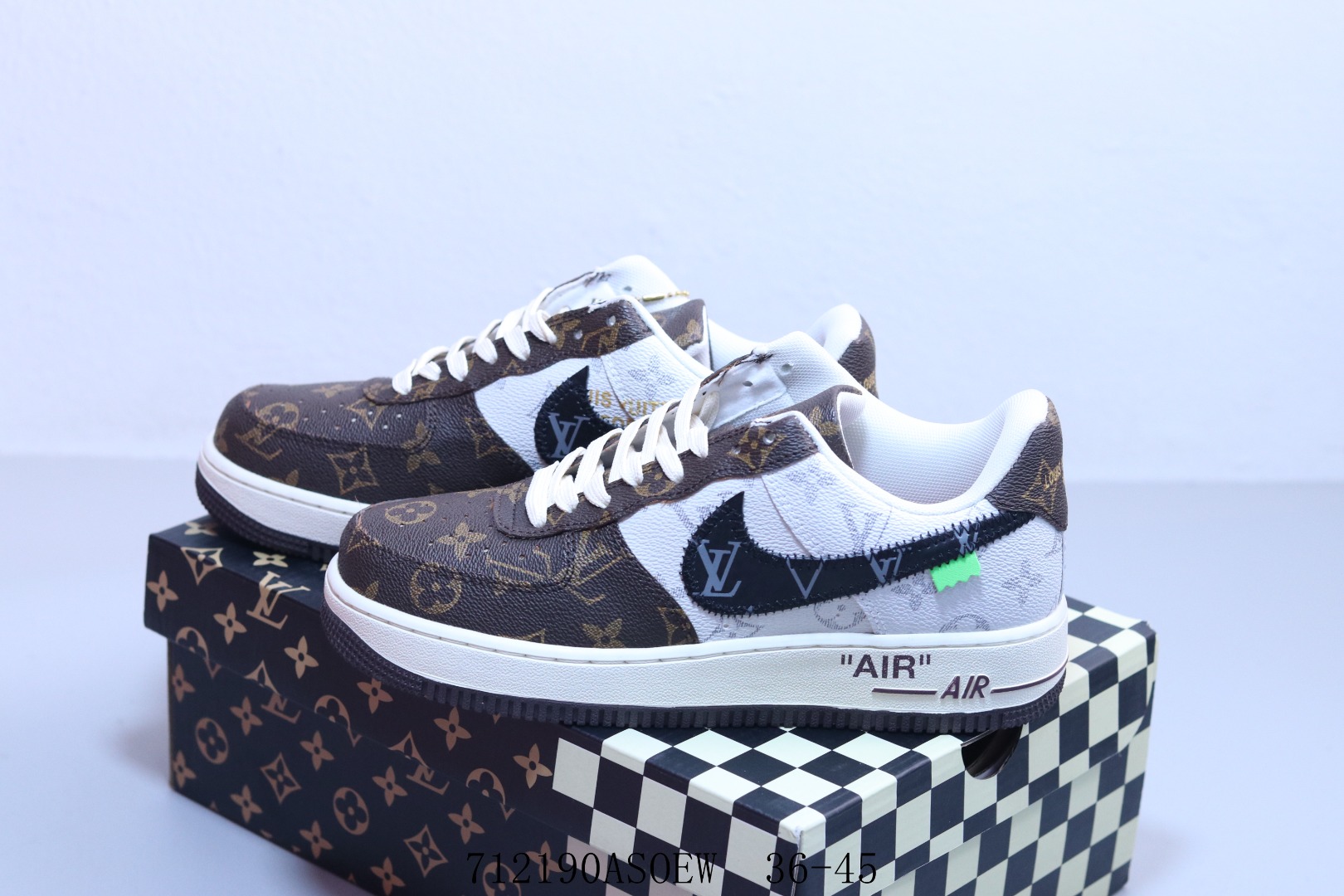 ルイ・ヴィトン ロー ×ナイキ  SB 連名スニーカー