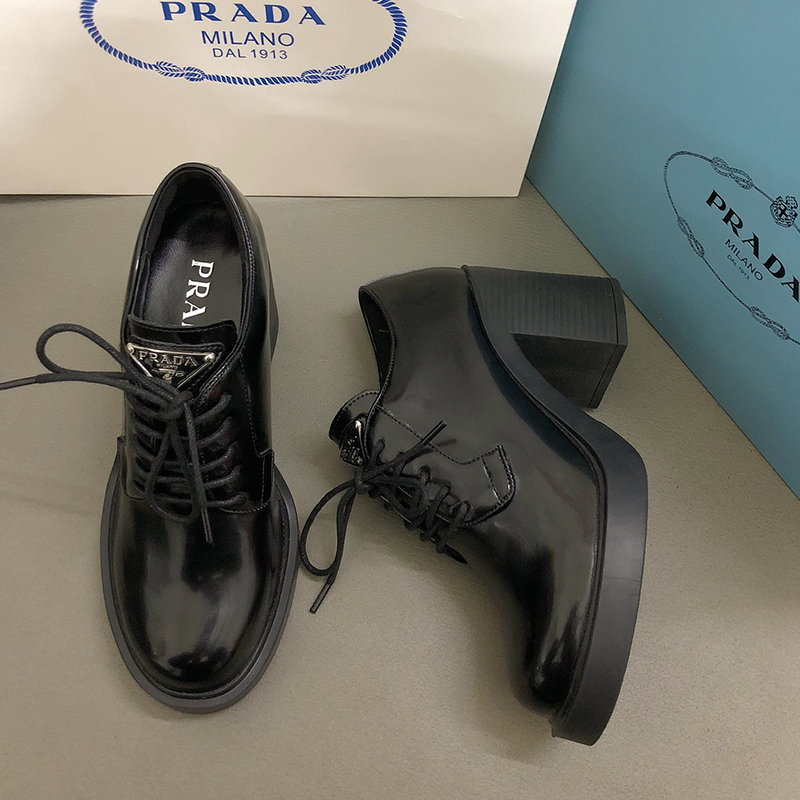 プラダ（ PRADA）Chocolate ブラッシュドレザー ハイヒール  ローファー レディース