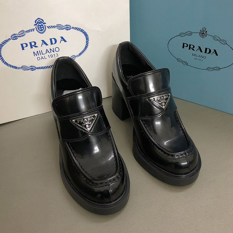 プラダ（ PRADA）Chocolate ブラッシュドレザー ハイヒール  ローファー レディース