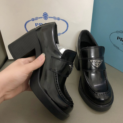 プラダ（ PRADA）Chocolate ブラッシュドレザー ハイヒール  ローファー レディース