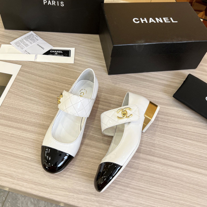 シャネル（CHANEL） レザー 靴 シューズ ローファー レディース 2色選択可