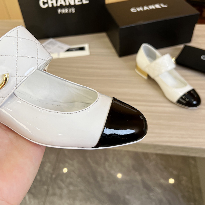 シャネル（CHANEL） レザー 靴 シューズ ローファー レディース 2色選択可