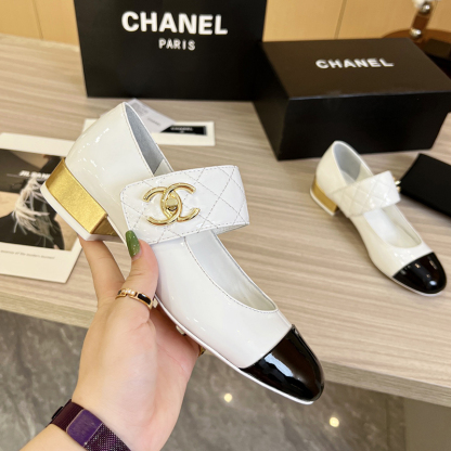 シャネル（CHANEL） レザー 靴 シューズ ローファー レディース 2色選択可