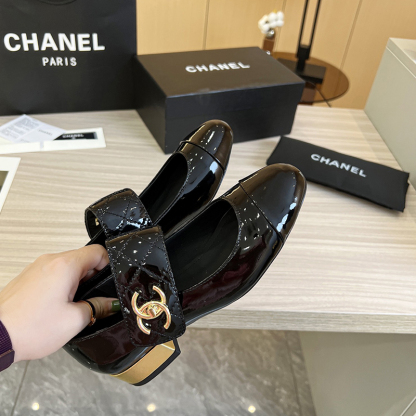 シャネル（CHANEL） レザー 靴 シューズ ローファー レディース 2色選択可