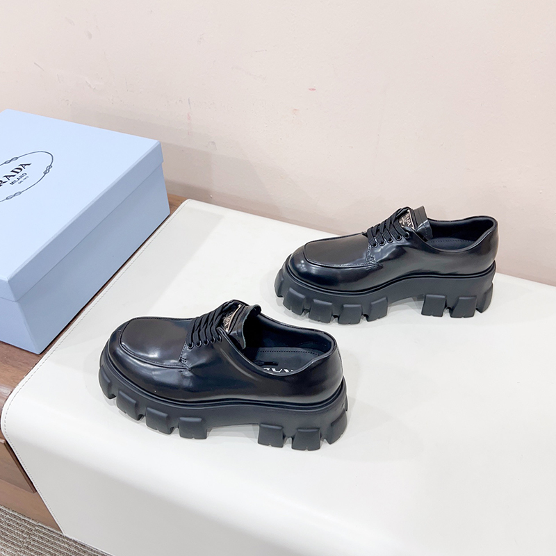 プラダ（ PRADA） レザー 靴 シューズ 厚底 ローファー レディース 2色選択可
