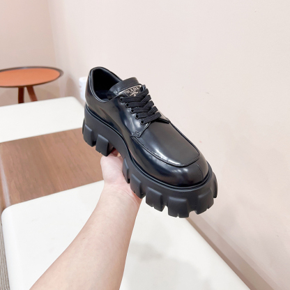 プラダ（ PRADA） レザー 靴 シューズ 厚底 ローファー レディース 2色選択可