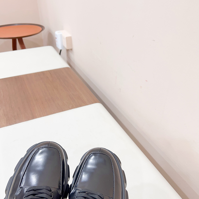 プラダ（ PRADA） レザー 靴 シューズ 厚底 ローファー レディース 2色選択可