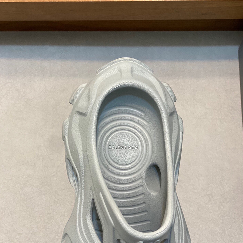 バレンシアガ（BALENCIAGA）HD ラバー カットアウト スライドサンダル ロゴ