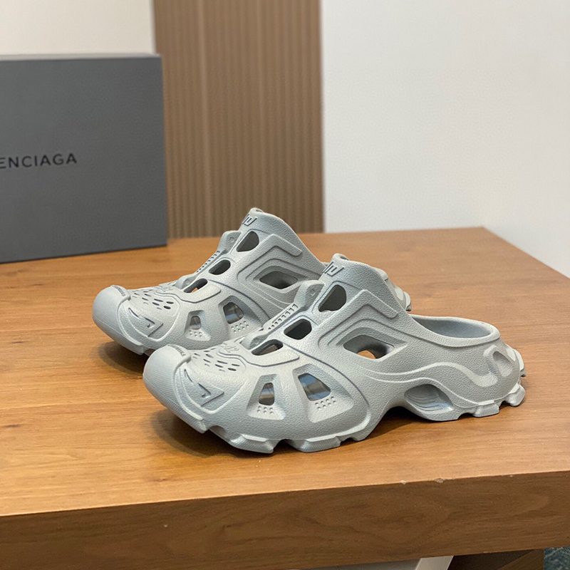 バレンシアガ（BALENCIAGA）HD ラバー カットアウト スライドサンダル ロゴ