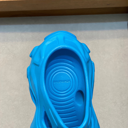 バレンシアガ（BALENCIAGA）HD ラバー カットアウト スライドサンダル ロゴ