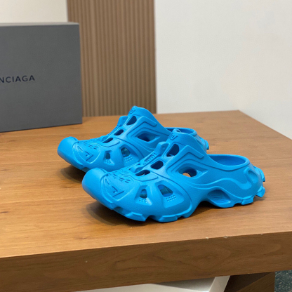 バレンシアガ（BALENCIAGA）HD ラバー カットアウト スライドサンダル ロゴ