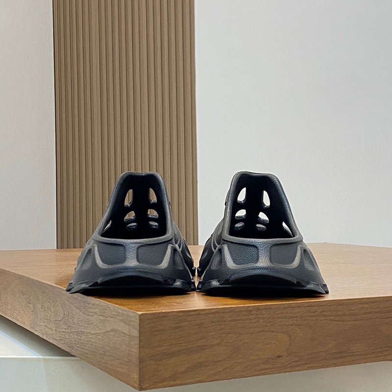 バレンシアガ（BALENCIAGA）HD ラバー カットアウト スライドサンダル ロゴ