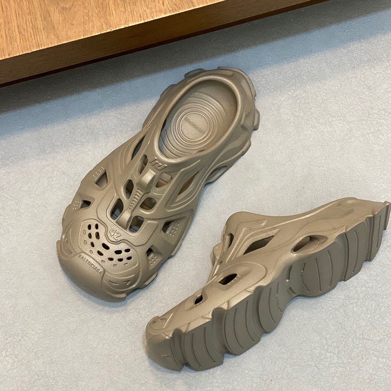 バレンシアガ（BALENCIAGA）HD ラバー カットアウト スライドサンダル ロゴ