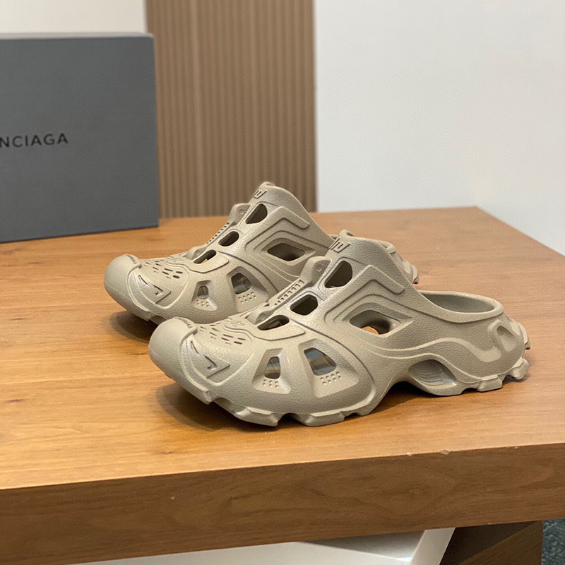 バレンシアガ（BALENCIAGA）HD ラバー カットアウト スライドサンダル ロゴ