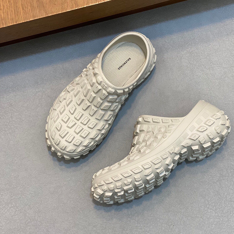 バレンシアガ（BALENCIAGA）ソールフワフワBouncer Clogサンダル