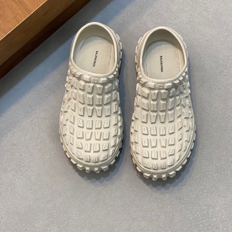 バレンシアガ（BALENCIAGA）ソールフワフワBouncer Clogサンダル