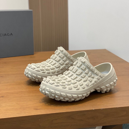 バレンシアガ（BALENCIAGA）ソールフワフワBouncer Clogサンダル