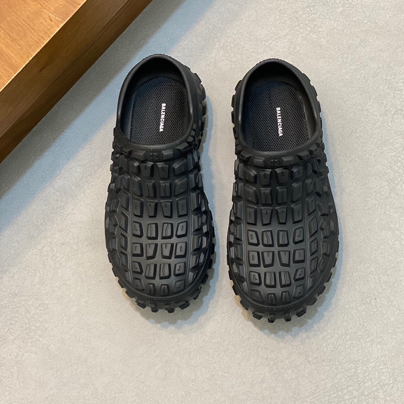 バレンシアガ（BALENCIAGA）ソールフワフワBouncer Clogサンダル