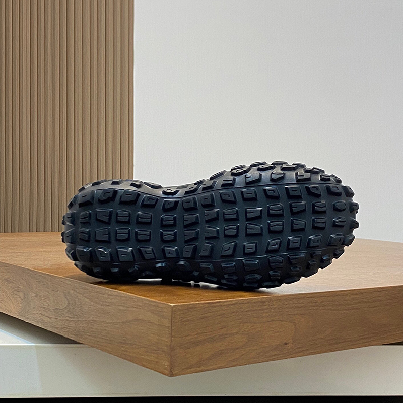 バレンシアガ（BALENCIAGA）ソールフワフワBouncer Clogサンダル