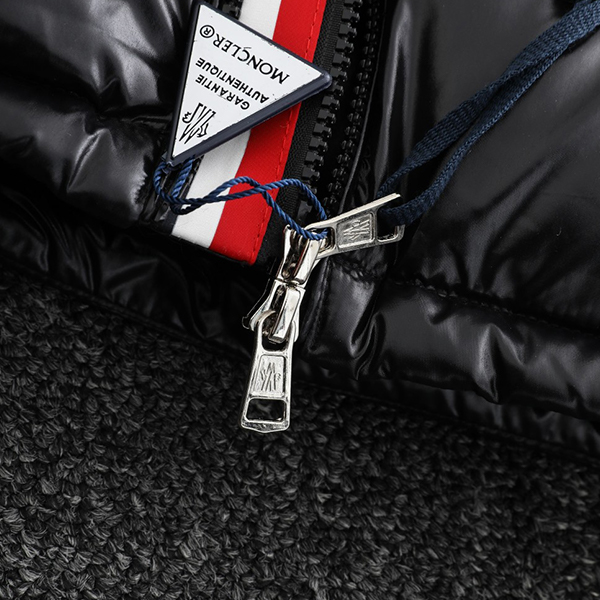 モンクレール Moncler ダウンコート ダウンジャケット メンズ