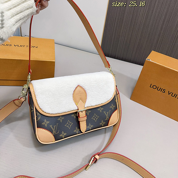 ルイ・ヴィトン LOUIS VUITTON  もこもこ新作 ショルダーバッグ レディース