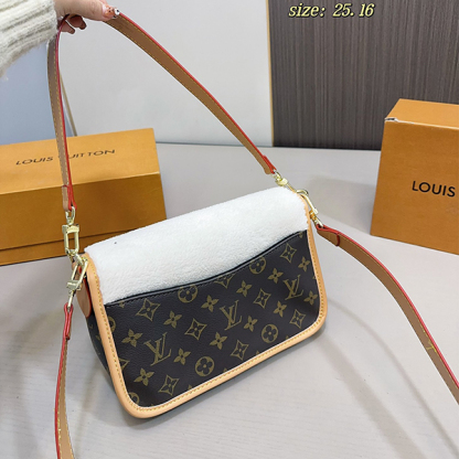 ルイ・ヴィトン LOUIS VUITTON  もこもこ新作 ショルダーバッグ レディース