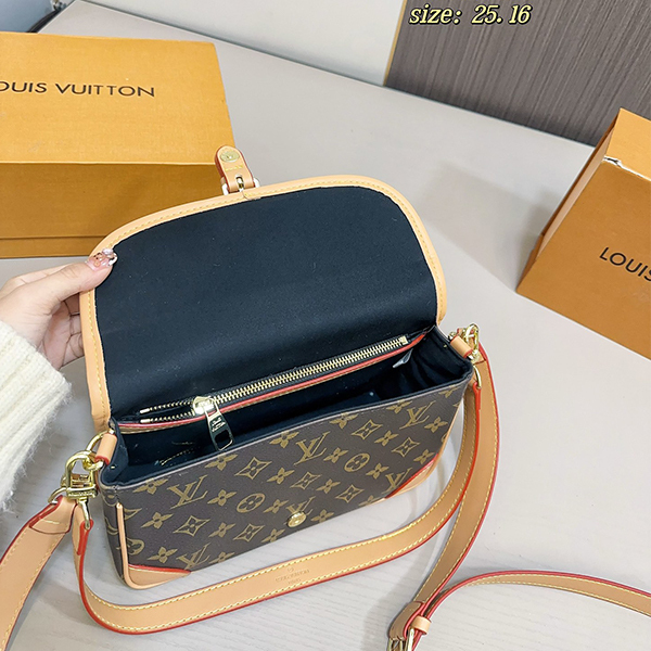 ルイ・ヴィトン LOUIS VUITTON  もこもこ新作 ショルダーバッグ レディース