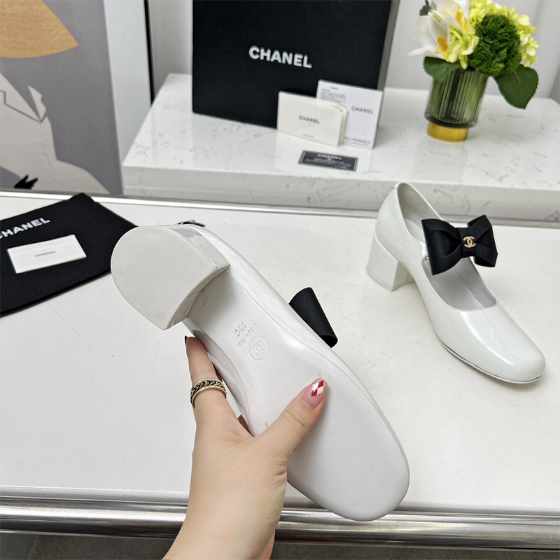 シャネル（CHANEL） レザー 靴 シューズ ローファー レディース 2色選択可