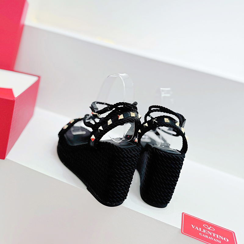VALENTINO（ヴァレンティノ） ウェッジサンダル ロックスタッズ サンダル レディース
