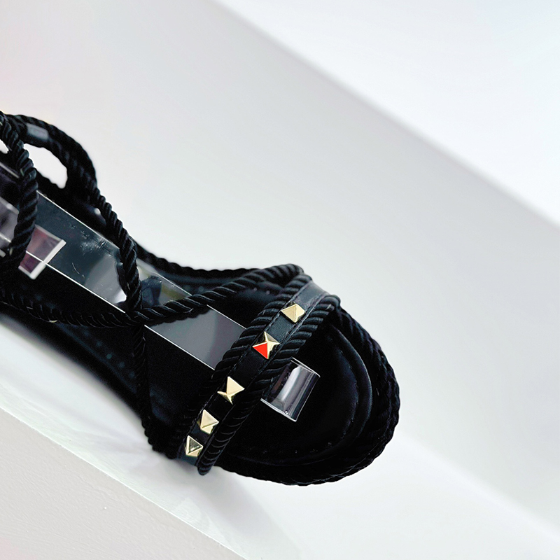 VALENTINO（ヴァレンティノ） ウェッジサンダル ロックスタッズ サンダル レディース