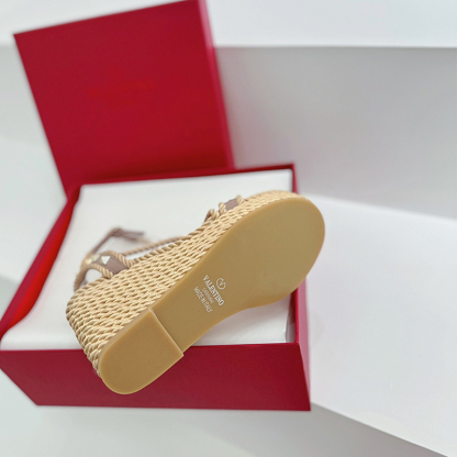 VALENTINO（ヴァレンティノ） ウェッジサンダル ロックスタッズ サンダル レディース