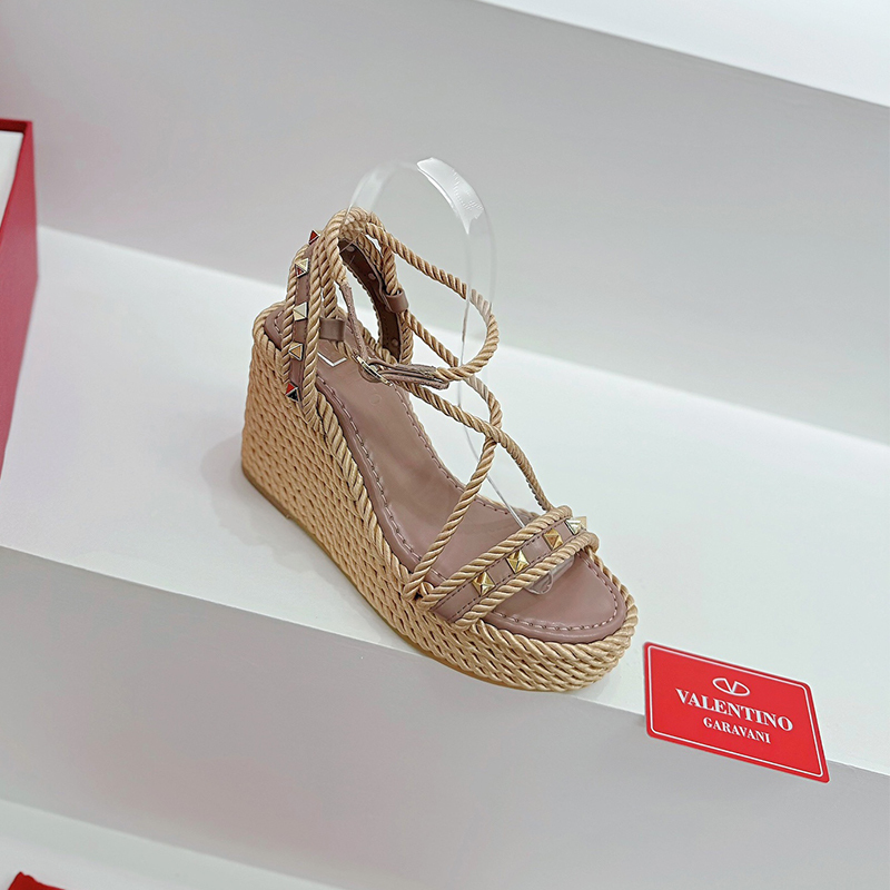 VALENTINO（ヴァレンティノ） ウェッジサンダル ロックスタッズ サンダル レディース