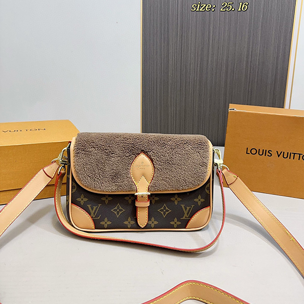 ルイ・ヴィトン LOUIS VUITTON  もこもこ新作 ショルダーバッグ レディース