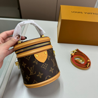 LOUIS VUITTON（ルイヴィトン）カンヌミニバッグ バケットバッグ レディース