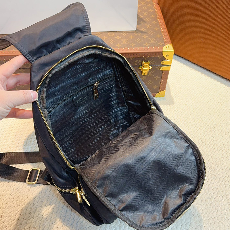 プラダ（ PRADA） バックパック リュックパック レディース