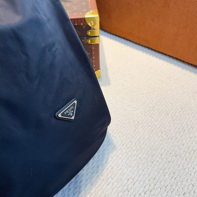 プラダ（ PRADA） バックパック リュックパック レディース