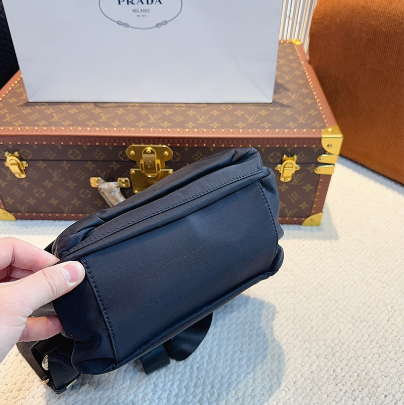 プラダ（ PRADA） バックパック リュックパック レディース