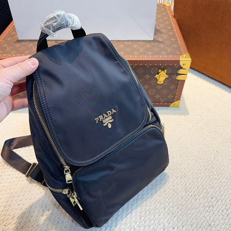 プラダ（ PRADA） バックパック リュックパック レディース