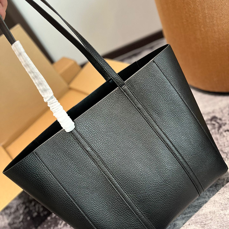 Balenciaga(バレンシアガ)  定番 トートバッグ レディース