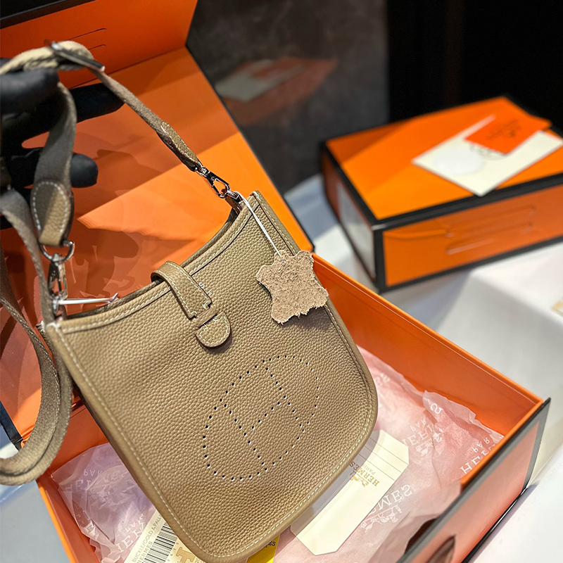 エルメス Hermès Evelyne ショルダーバッグ レディース
