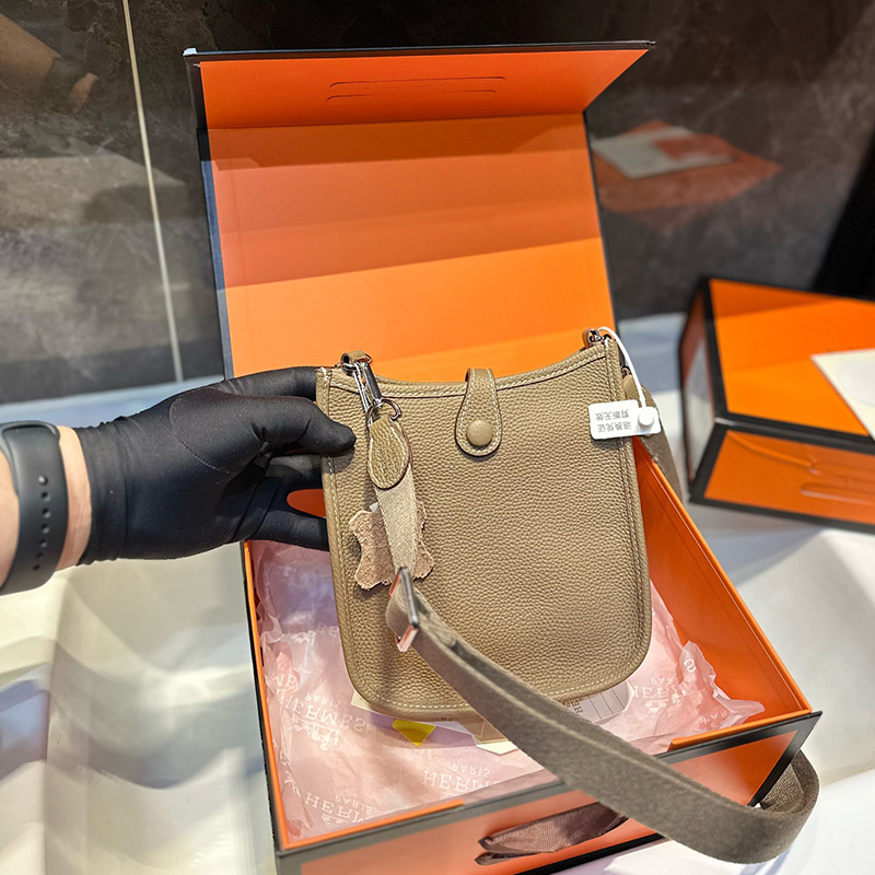 エルメス Hermès Evelyne ショルダーバッグ レディース