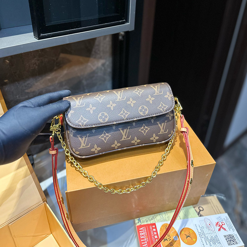 LOUIS VUITTON（ルイヴィトン）lvy woc ミニバッグ ショルダーバッグ レディース