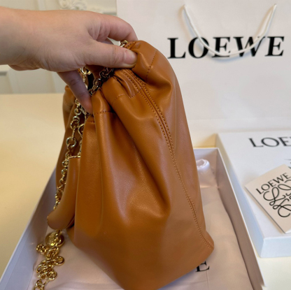 ロエベ (LOEWE) Squeeze ポケットバッグ 脇下バッグ ハンドバッグ レディース