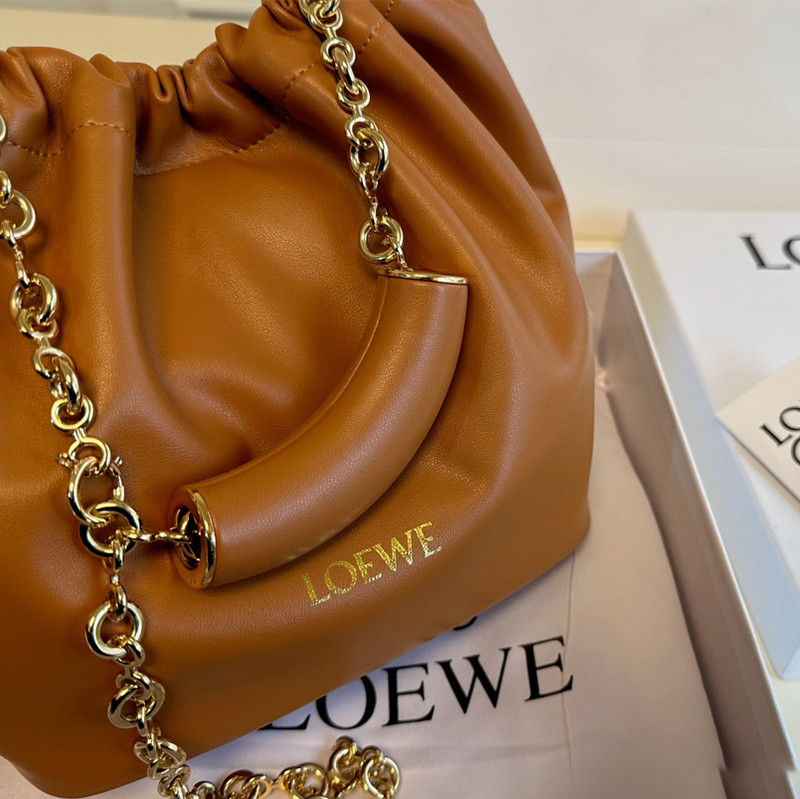 ロエベ (LOEWE) Squeeze ポケットバッグ 脇下バッグ ハンドバッグ レディース