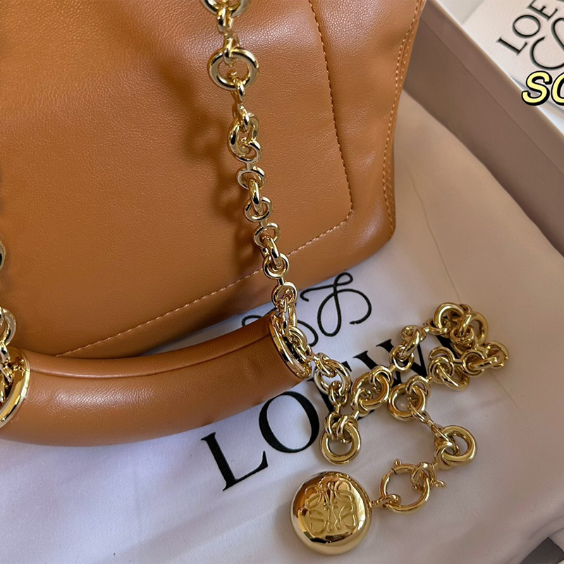 ロエベ (LOEWE) Squeeze ポケットバッグ 脇下バッグ ハンドバッグ レディース