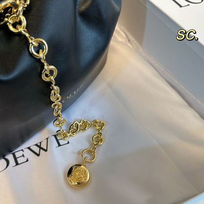 ロエベ (LOEWE) Squeeze ポケットバッグ 脇下バッグ ハンドバッグ レディース